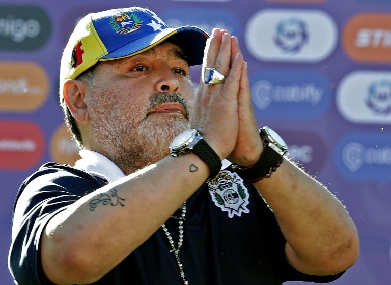 Morre o ex-ídolo argentino do futebol, Diego Maradona