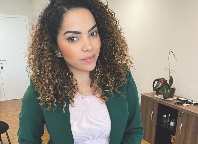 Após ofensas racistas, prefeita negra eleita em Bauru é ameaçada de morte