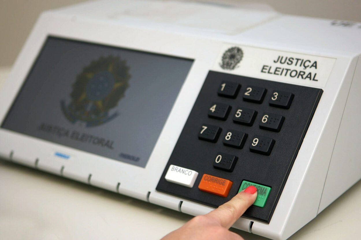 TSE recebe 12 registros de candidatura à Presidência da República