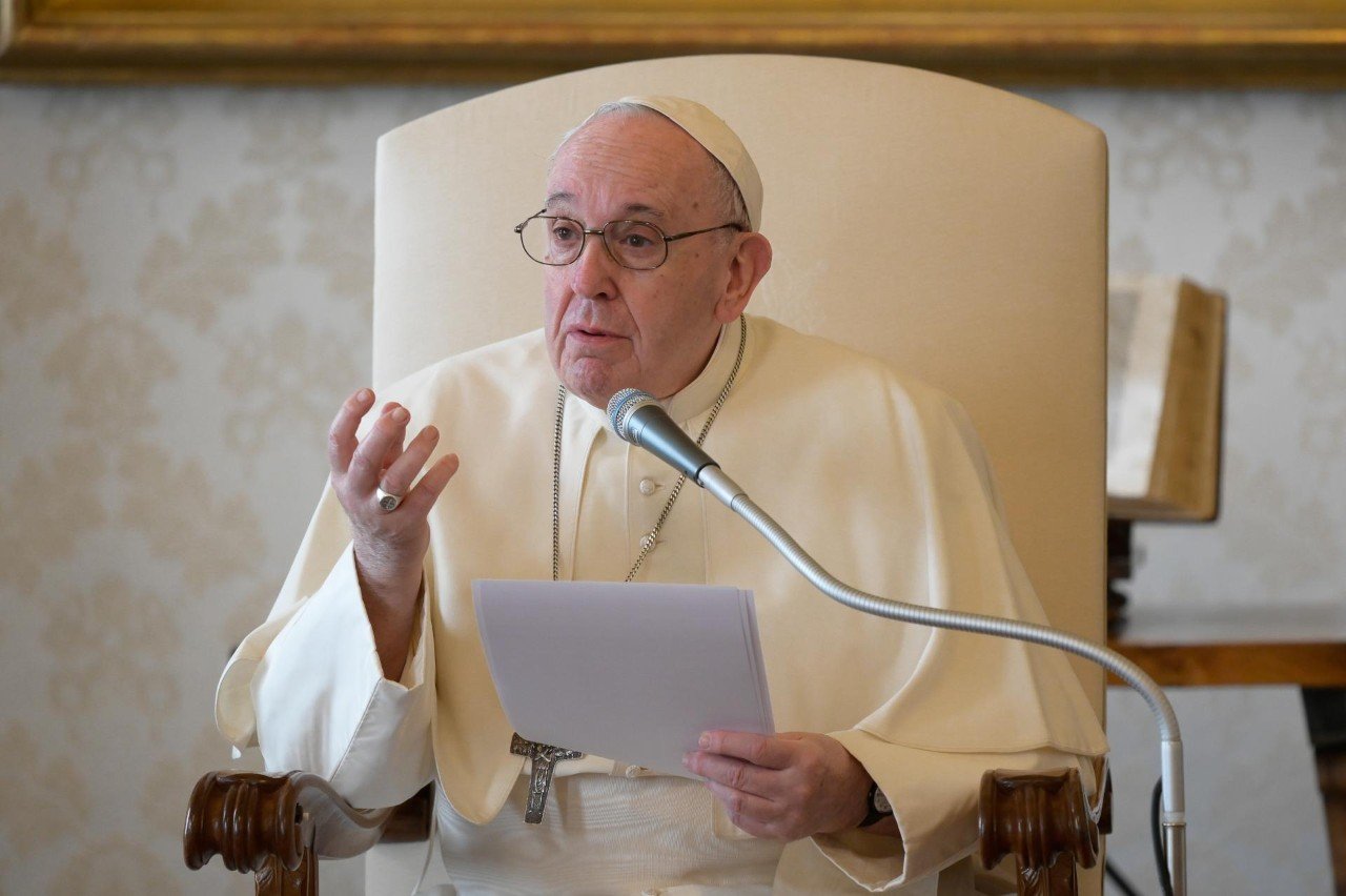 Papa defende que países compartilhem vacinas contra covid-19