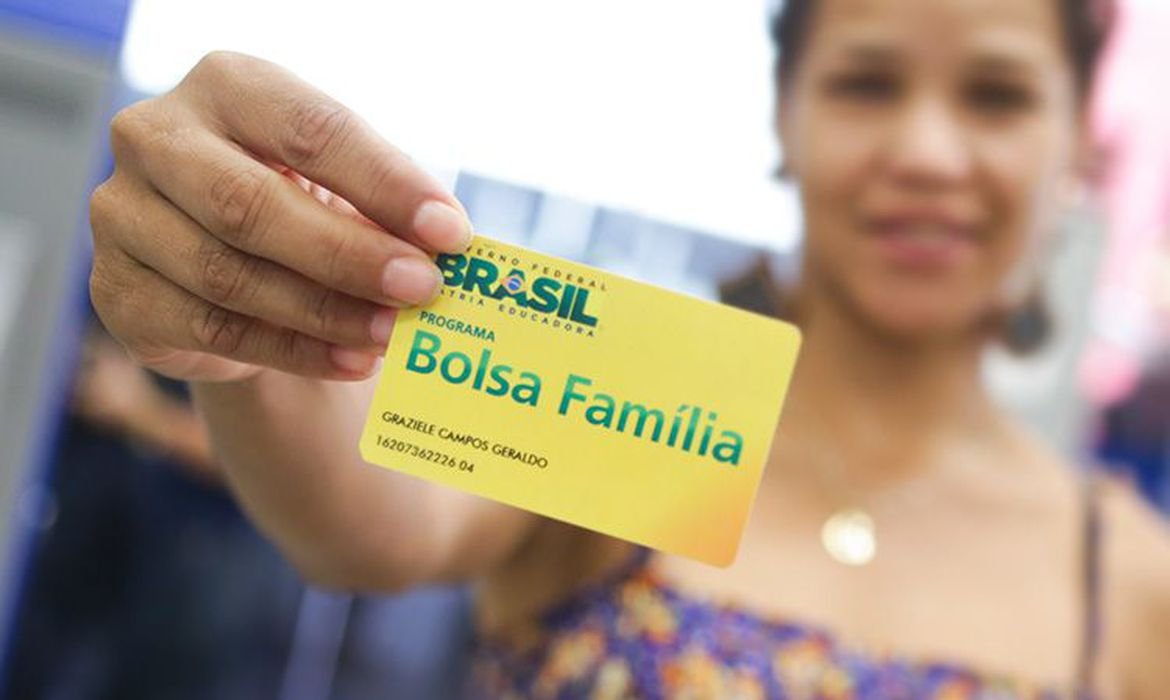 Caixa paga hoje Bolsa Família a beneficiários de NIS de final 3
