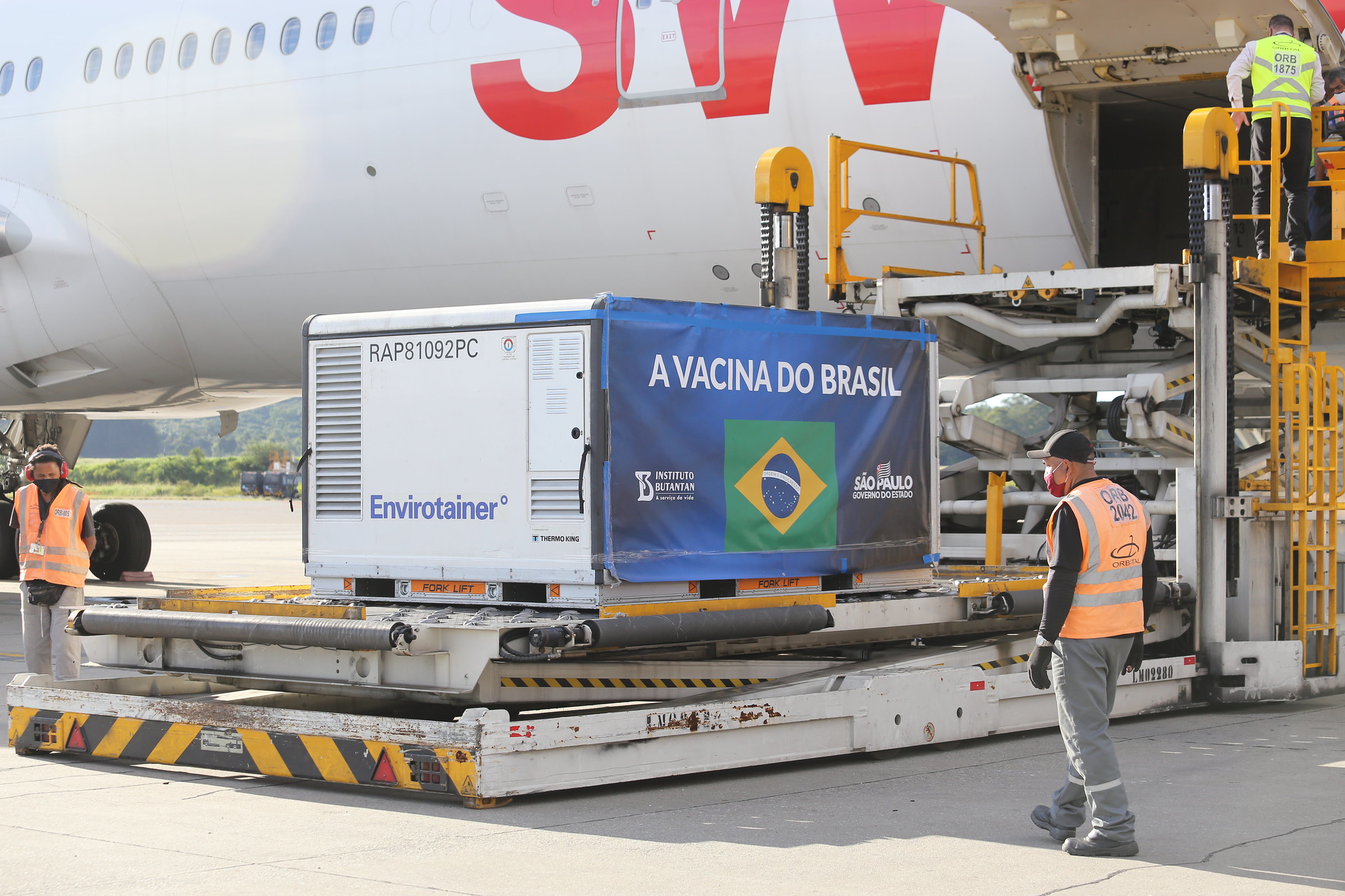 SP chega a 10,8 milhões de doses e garante estoque para iniciar vacinação contra a Covid-19