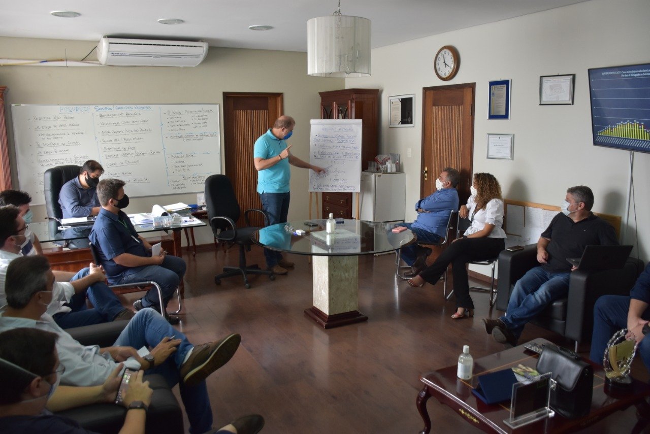 Pardini reúne prefeitos da região para alinhar estratégias de combate a covid-19