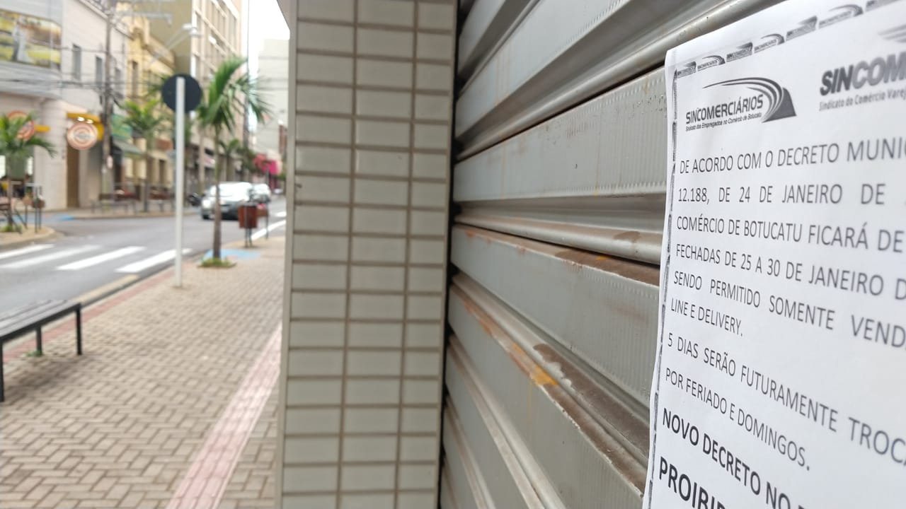 Fiscais do Estado notificam lojistas que desrespeitaram a Fase Vermelha