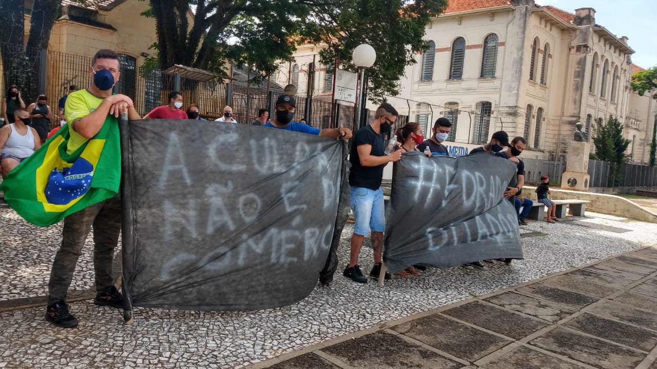Empresários protestam contra restrições do Plano SP em Botucatu