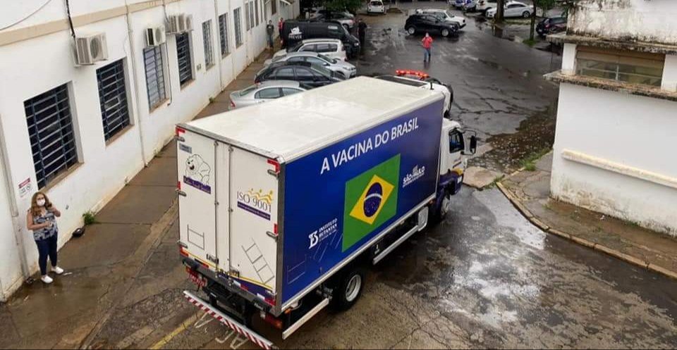 Médicos e profissionais de Saúde do HC de Botucatu denunciam “fura-fila” na vacinação contra a Covid