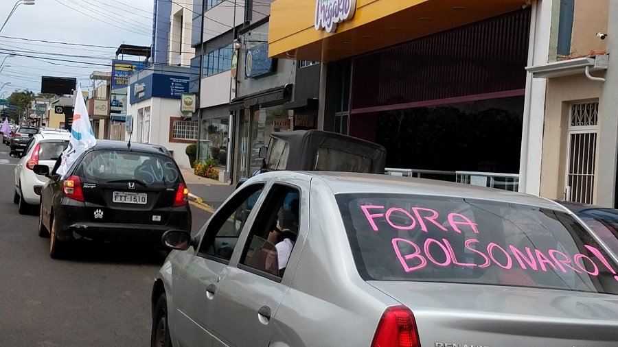 Botucatu: carreata pede impeachment de Bolsonaro e maior combate à pandemia de Covid-19