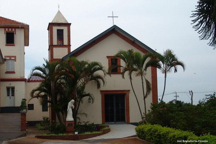 Irmã do Convento Servas do Senhor está internada com suspeita de Covid-19