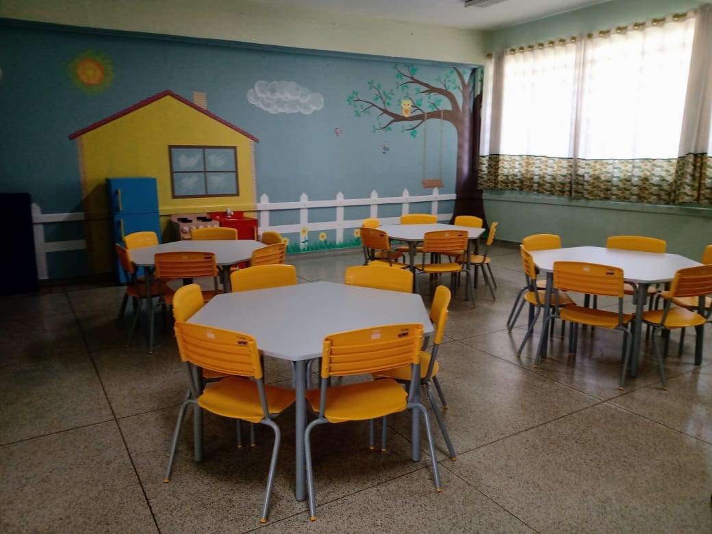 Governo paulista deve reclassificar educação básica como atividade essencial