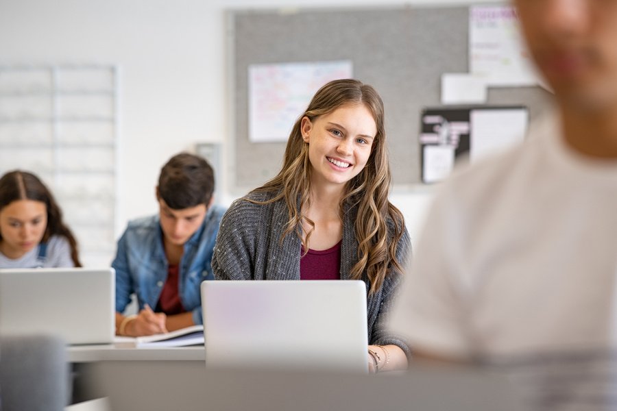 Diversos cursos gratuitos são disponibilizados pela Universidade de Harvard