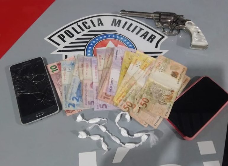 Botucatu: jovens são presos por tráfico e porte ilegal de arma a caminho de baile funk clandestino