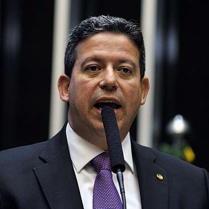 Arthur Lira é eleito presidente da Câmara dos Deputados em 1º turno