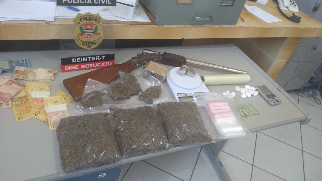 Botucatu: traficante com espingarda é preso com drogas a 15 metros de delegacia e de escolas infantis