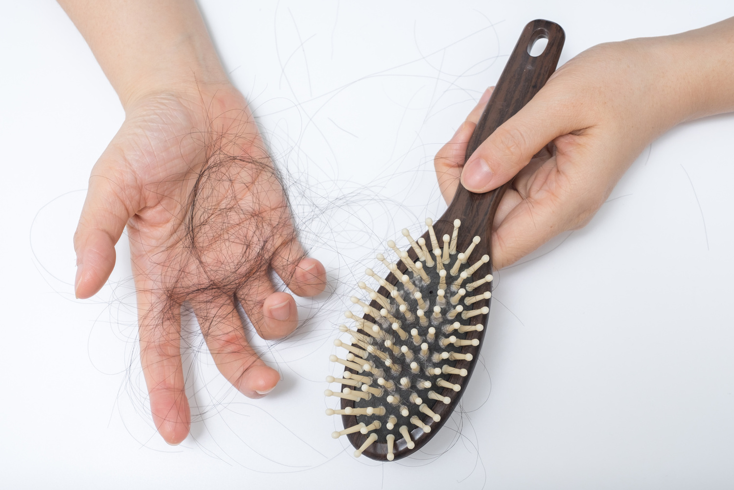 Razões que podem contribuir com a queda de cabelo