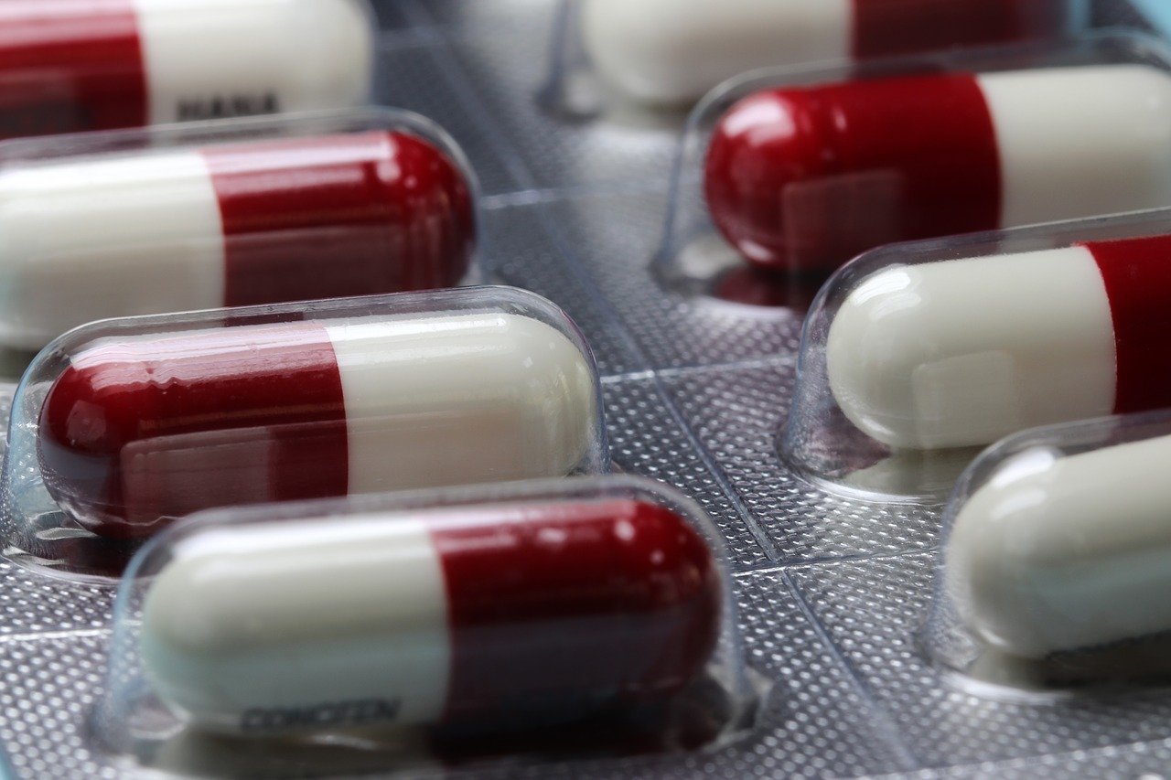 Conheça os prós e contras do novo medicamento para tratar casos de Alzheimer