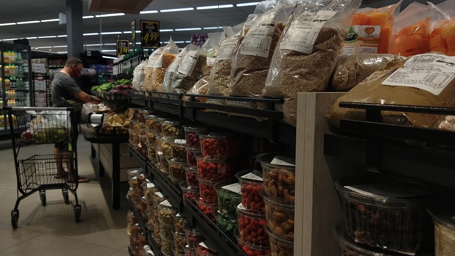 Alimentação puxa, novamente, a inflação para famílias de baixa renda