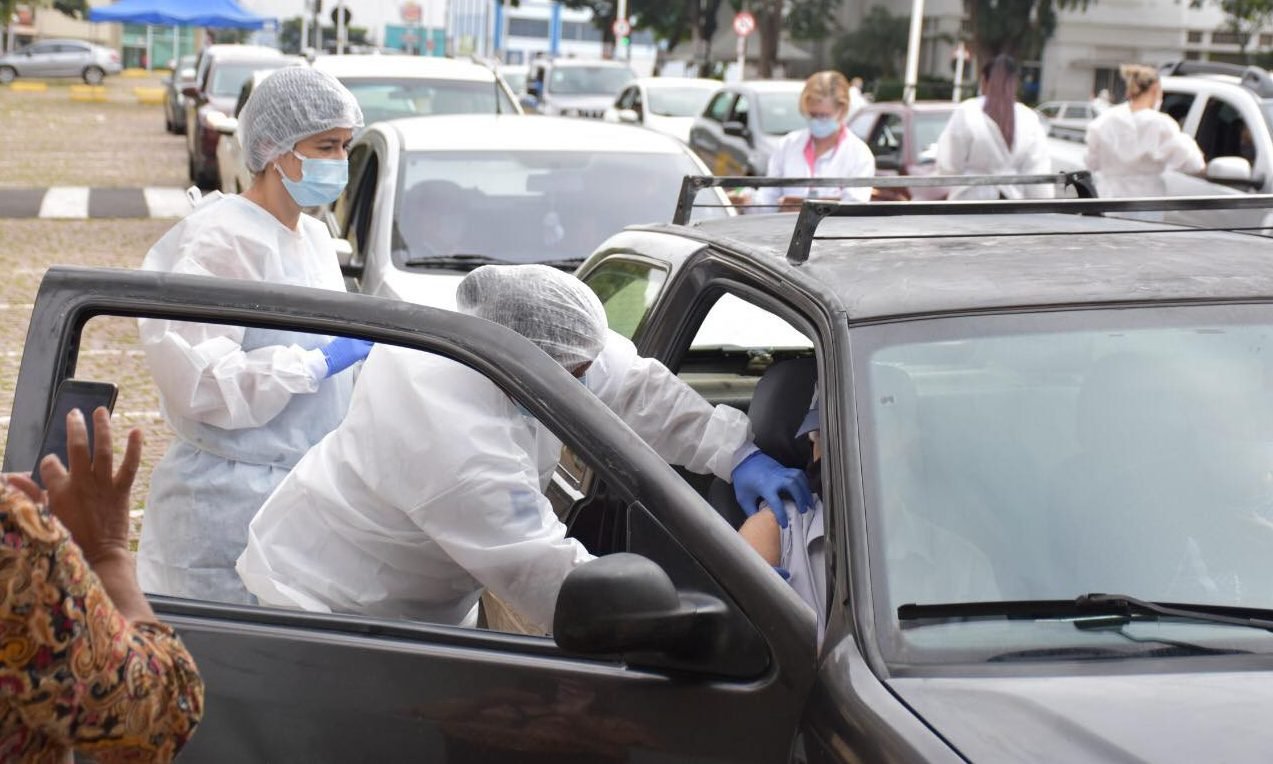 Botucatu inicia vacinação contra a Covid-19 em idosos acima dos 90 anos