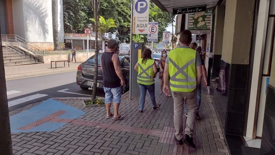 Estado sai da fase emergencial e entra na fase vermelha do Plano SP