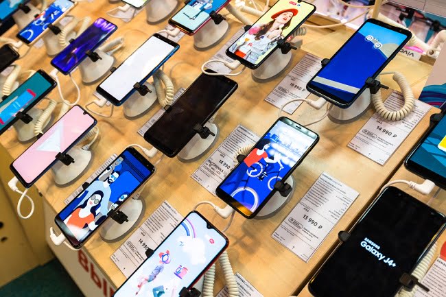 Procons de todo o país começam a abrir processos contra Apple e Samsung