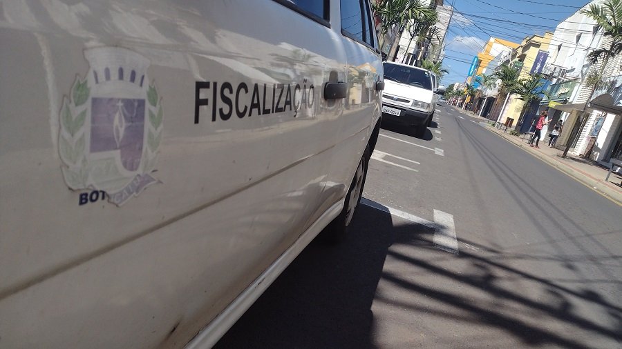 Vereadores pedem abertura de concurso para fiscalização em Botucatu