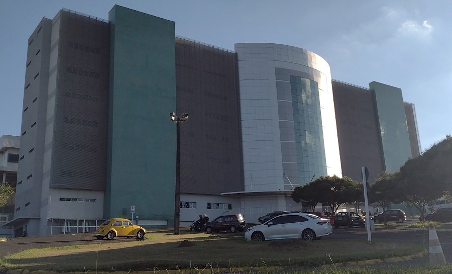 Hospital das Clínicas de Botucatu registra 4 mortes por Covid-19; unidade tem mais de 110% de ocupação em leitos UTI