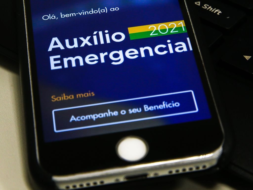 Projeto prevê devolução em dobro do auxílio emergencial recebido indevidamente