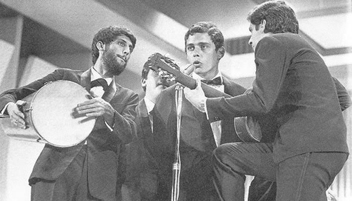 Nossos ídolos da MPB vinham a Botucatu de Kombi no Circuito Universitário