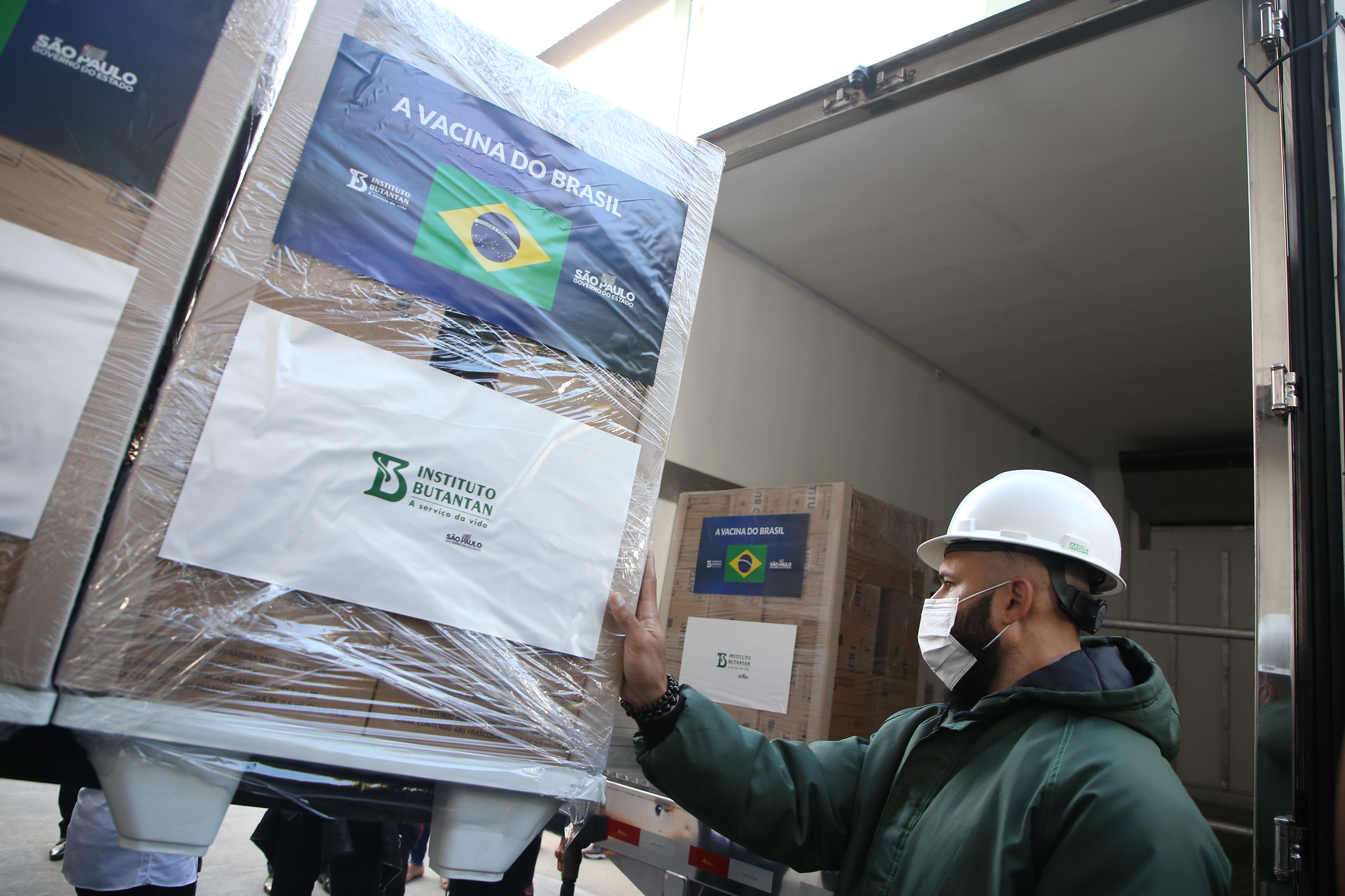 SP bate 38,2 mi de doses entregues ao Brasil, mais de três vezes o que a Alemanha vacinou