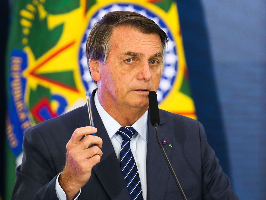 Bolsonaro renova concessões da Rede Globo, Band e Record