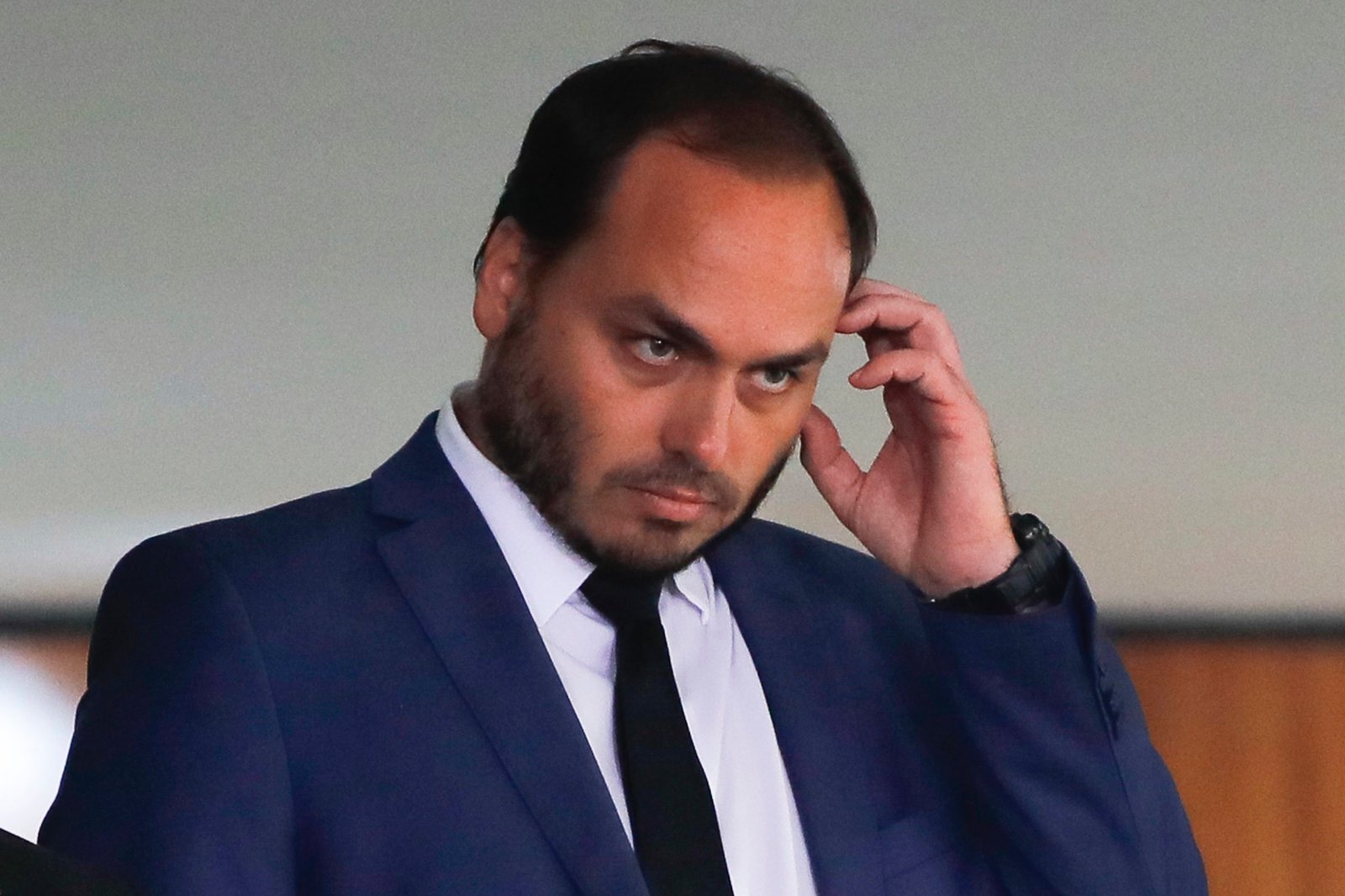 CPI pode investigar ‘ministério paralelo’ e quebrar sigilos de Carlos Bolsonaro