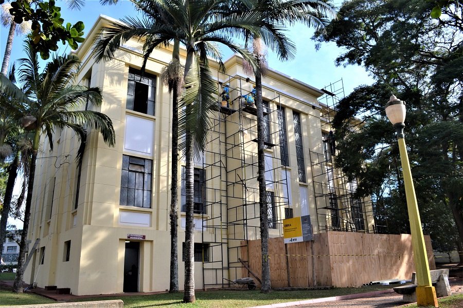 Prédio da Prefeitura de Avaré ganha novo telhado