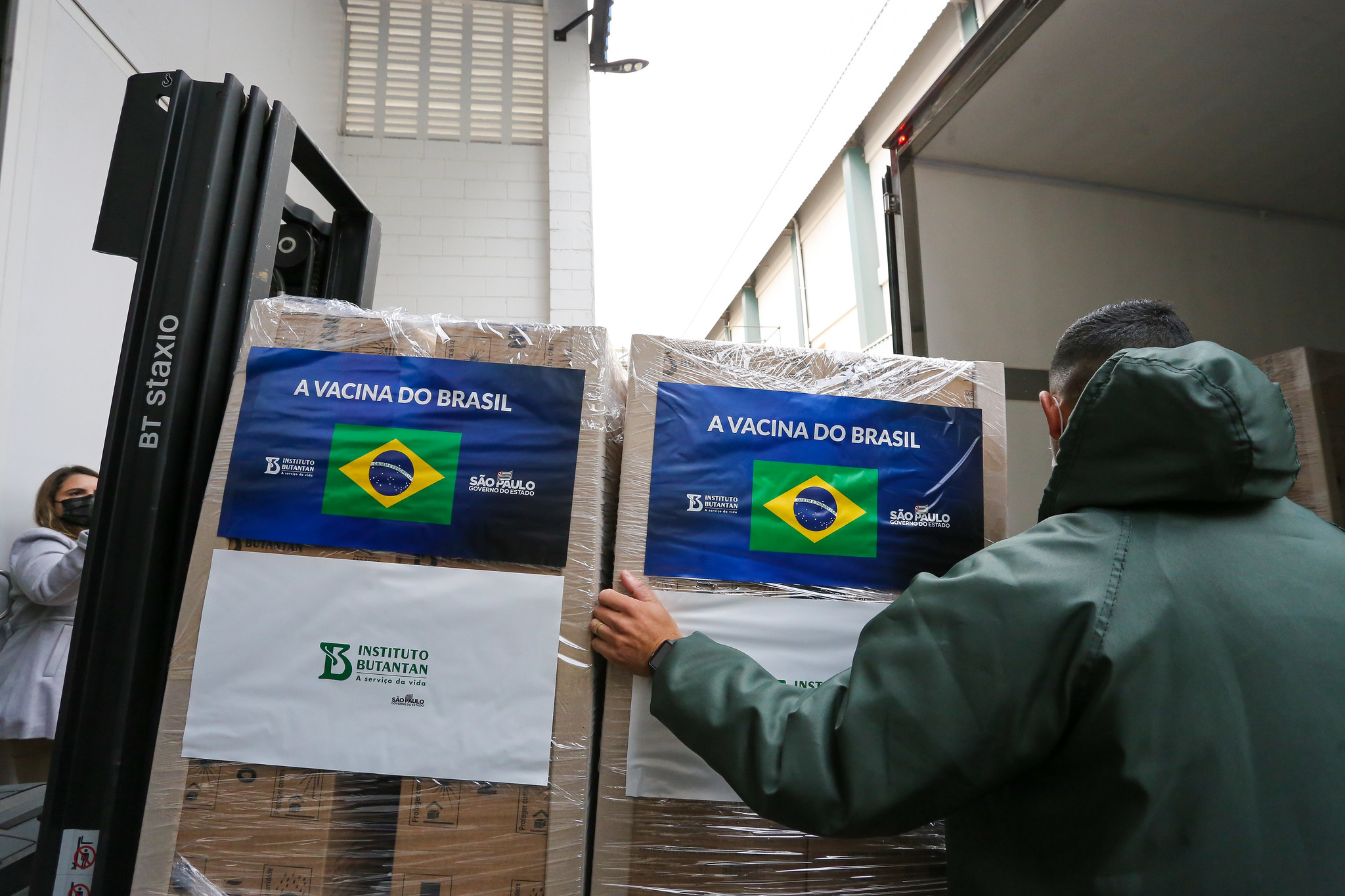 SP conclui entrega de 46 milhões de doses de vacinas contra COVID-19 ao Brasil