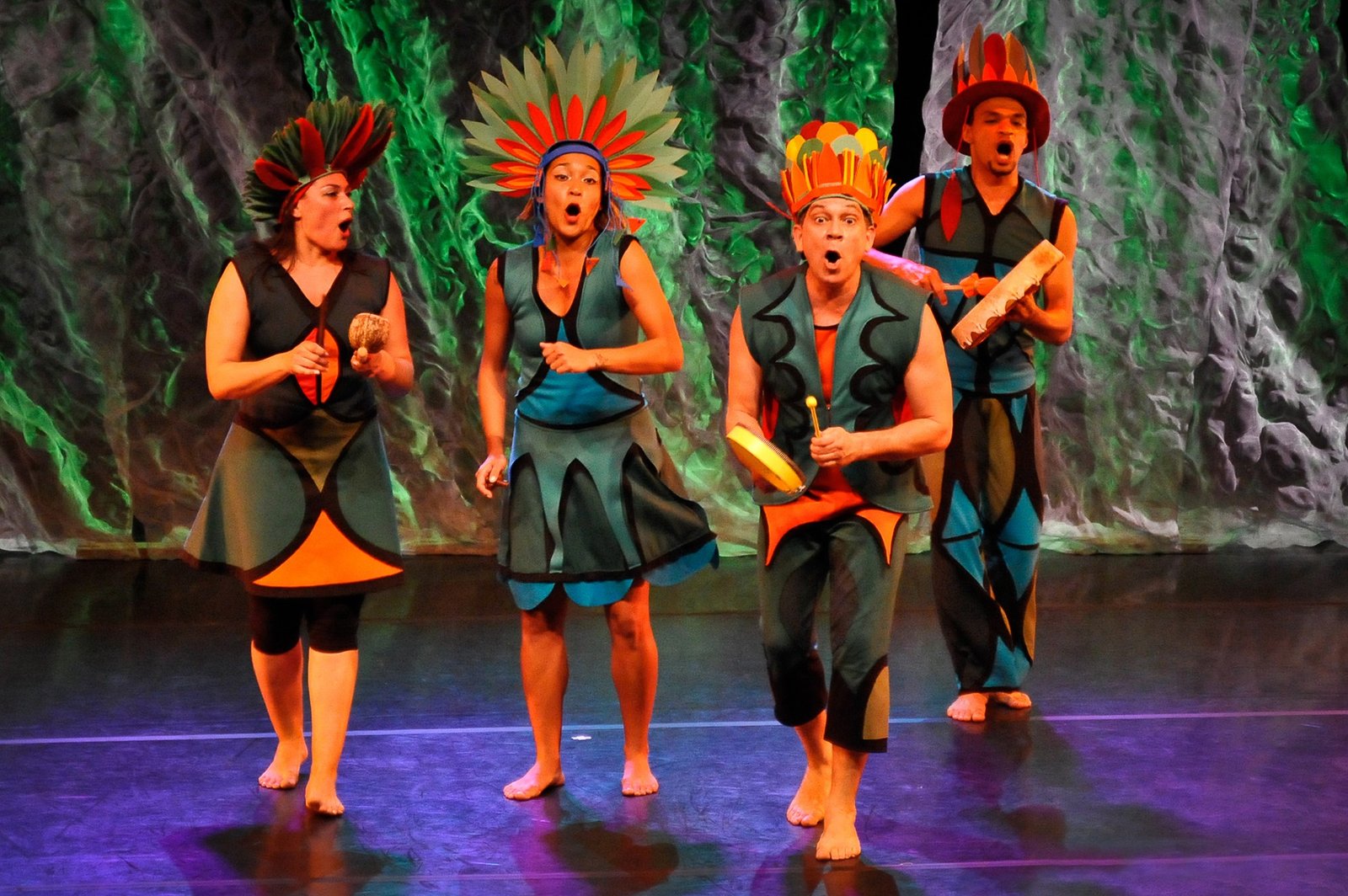 Cia Repentistas do Corpo realiza espetáculo e workshop gratuitos online em maio