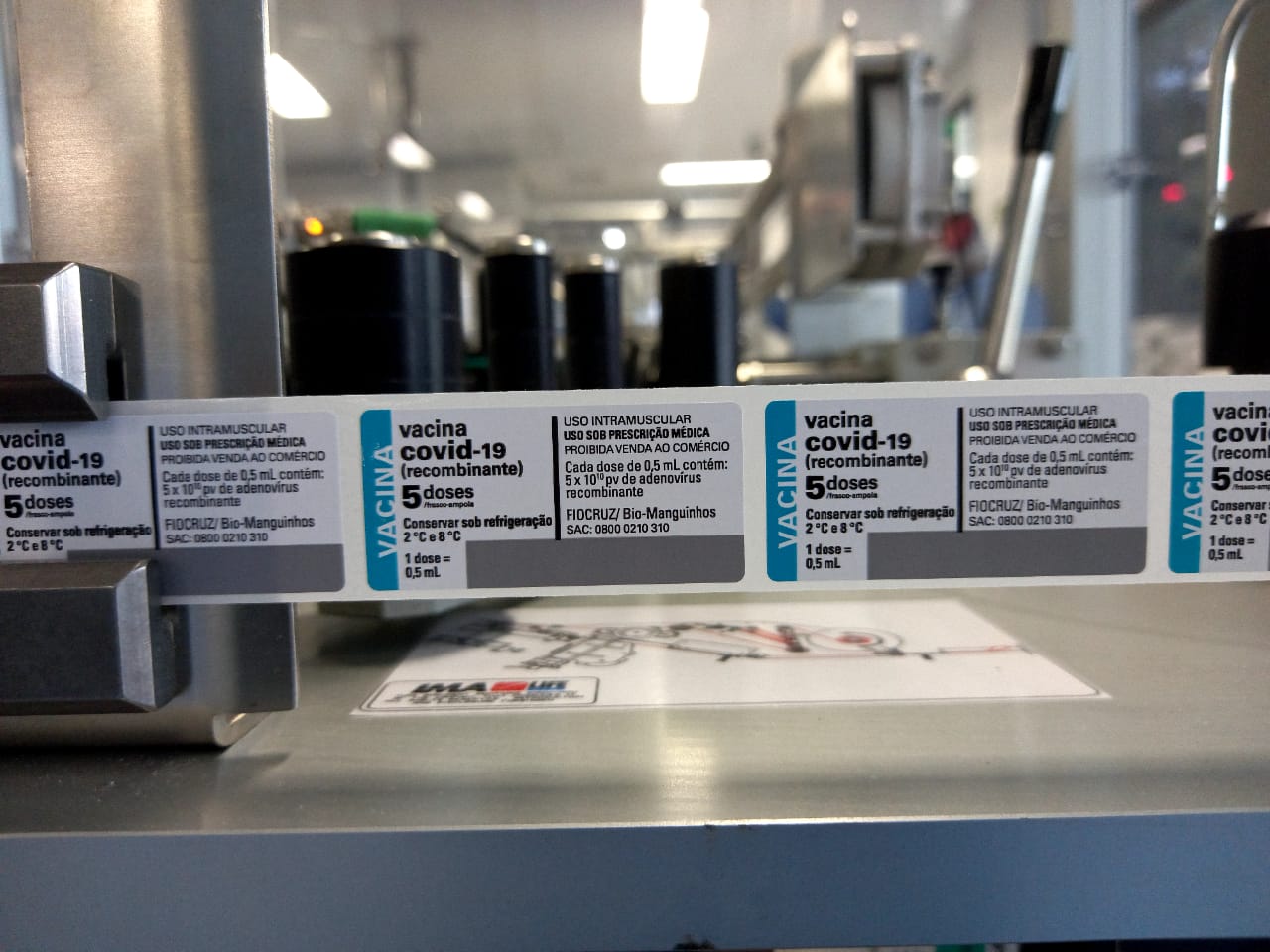 Fiocruz deve retomar produção da vacina contra covid-19 na terça-feira