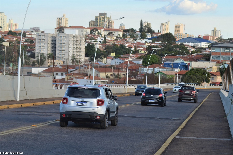 Veículos com placas final 3 têm até 30 de junho para o licenciamento obrigatório
