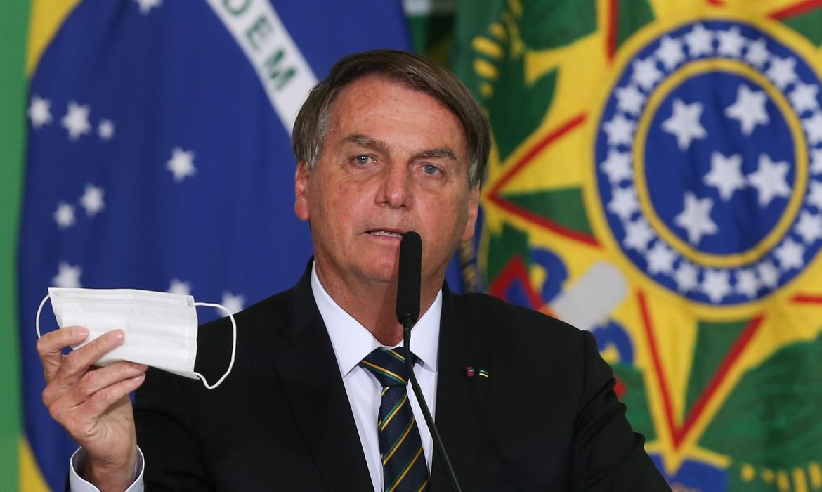 Ex-assessor de Jair Bolsonaro é preso em operação da PF