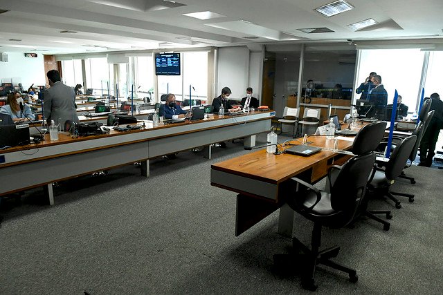 Governadores não são obrigados a depor na CPI, decide STF