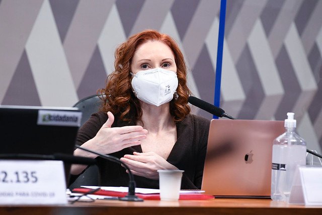 ‘Sobram estudos mostrando que kit-covid não funciona’, diz Natalia Pasternak à CPI