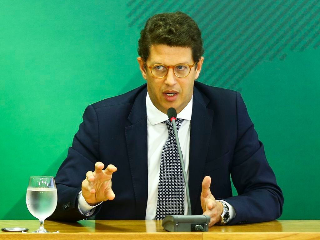 Ricardo Salles, investigado, pede demissão do Ministério do Meio Ambiente