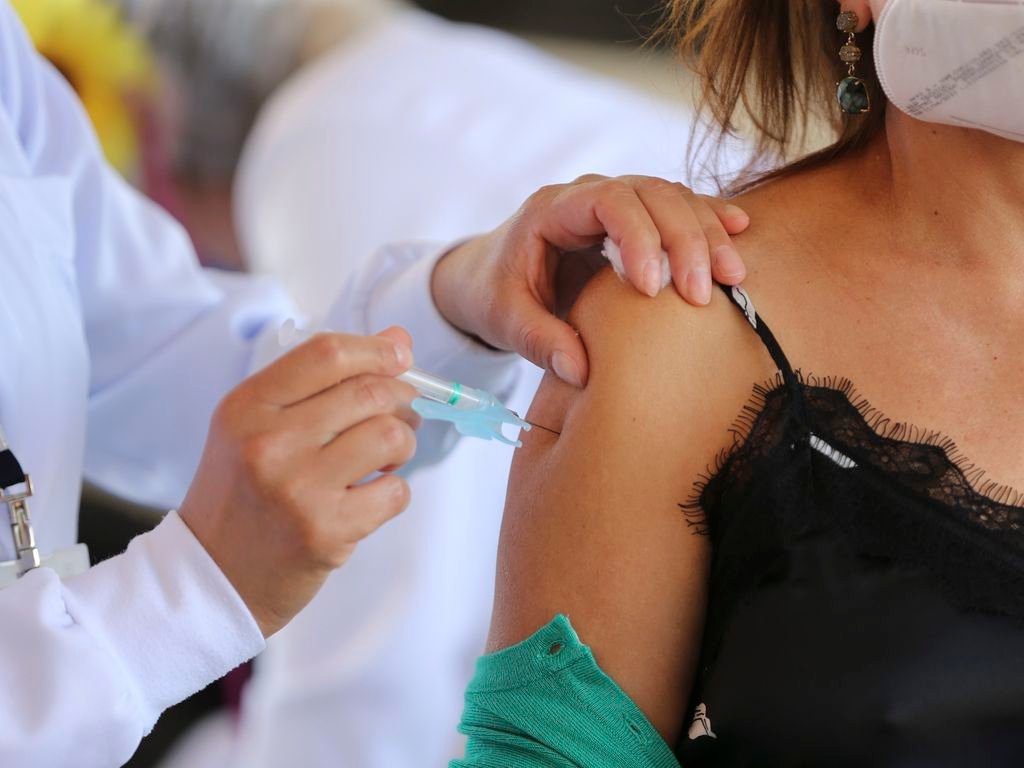 Botucatu terá neste sábado (17), mutirão para imunizar contra Covid-19 e Influenza