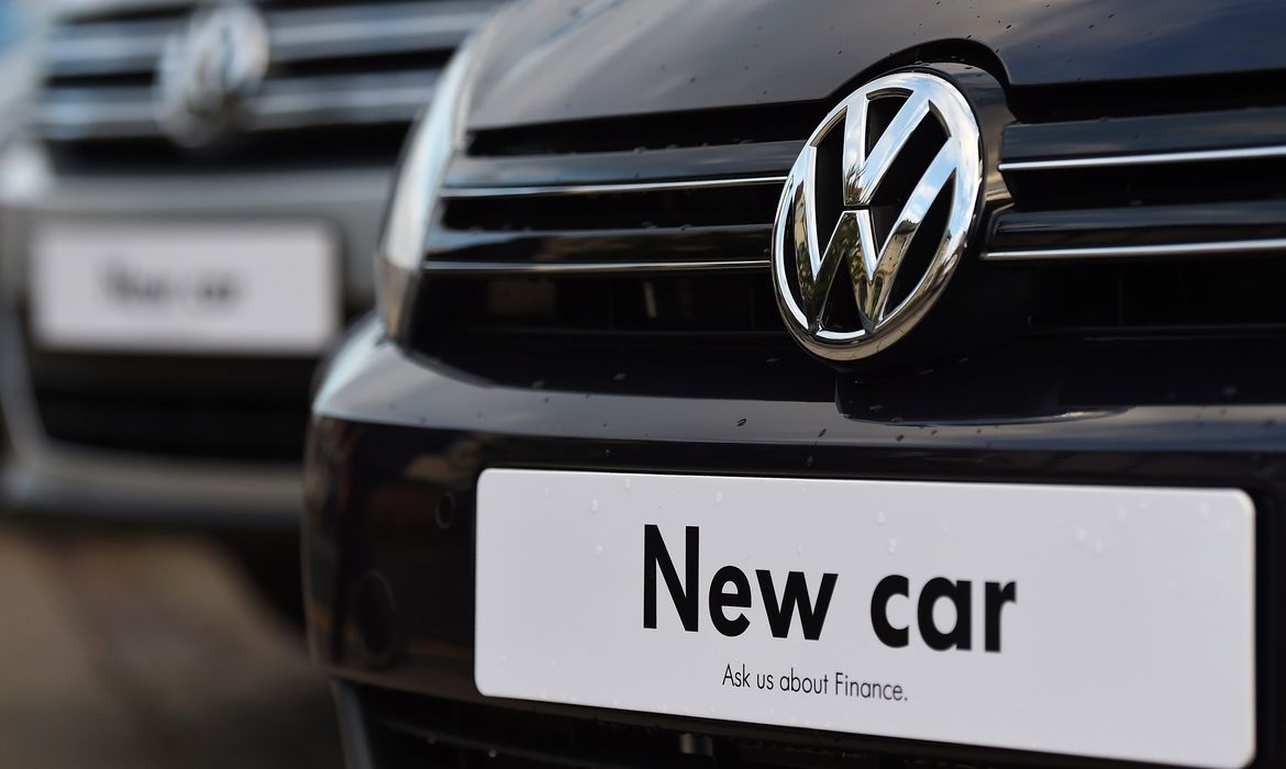 Volkswagen suspende produção de veículos no país