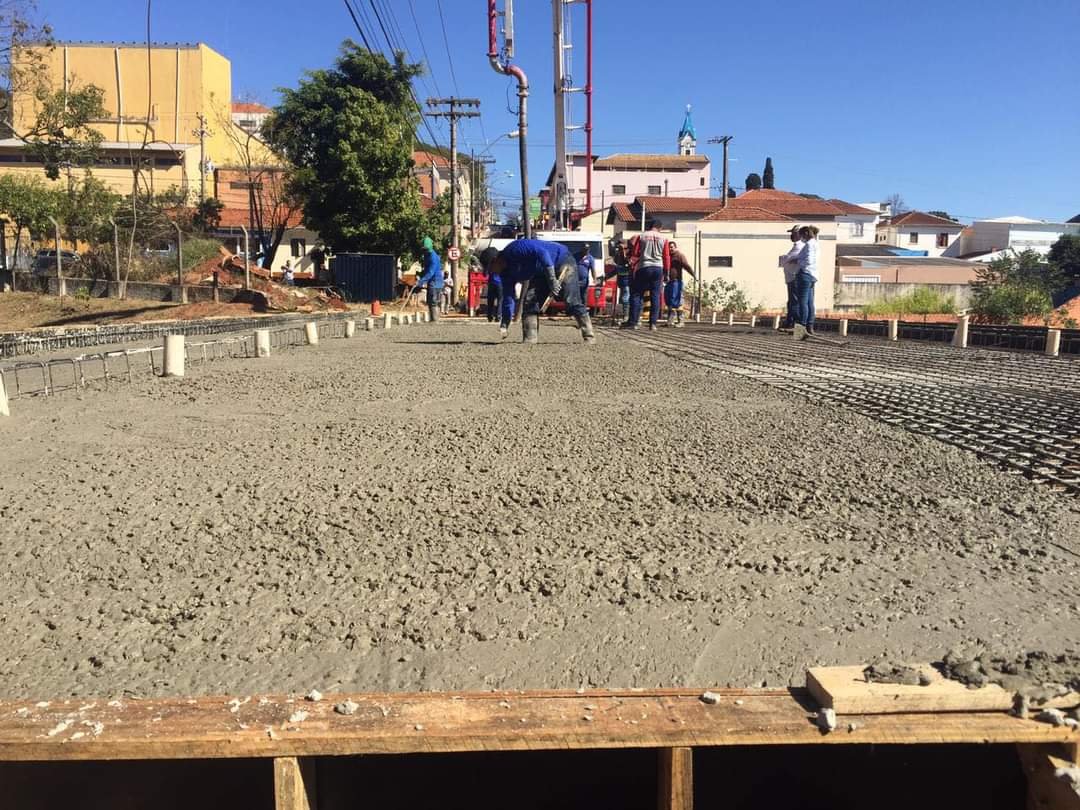 Ponte na Rafael Sampaio recebe concretagem e obra se aproxima do final