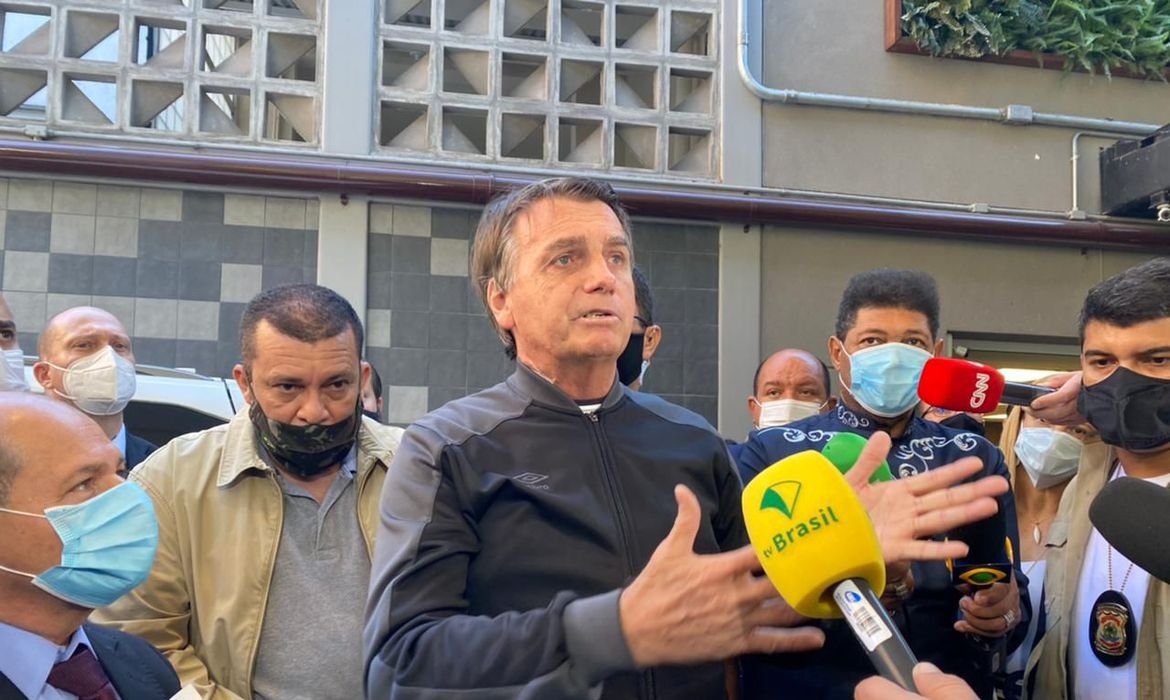 Bolsonaro recebe alta hospitalar após tratar desconforto intestinal