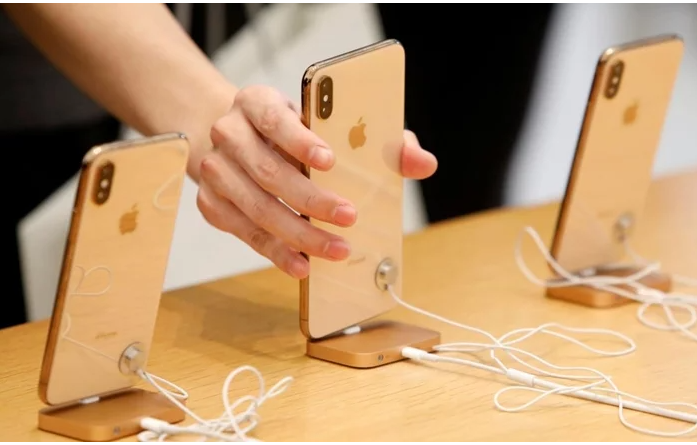 Câmara Federal aprova obrigatoriedade de fornecimento de carregador e fonte na venda de celular novo