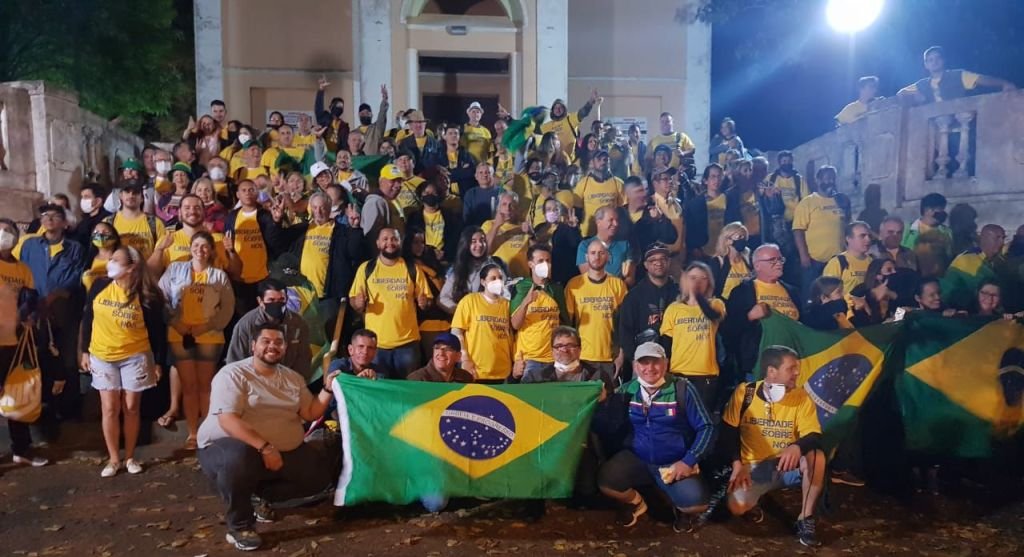 Caravana de Botucatu participa de ato pró-Bolsonaro em SP