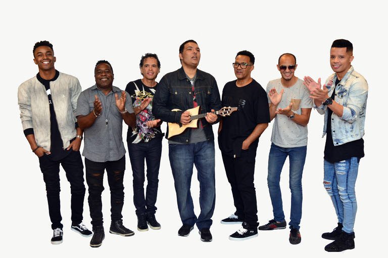 Art Popular encerra shows do Carnaval 2026 de Botucatu