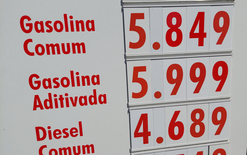 Puxada pelos combustíveis, inflação oficial fecha agosto em 0,87%; índice é o maior registrado em 21 anos