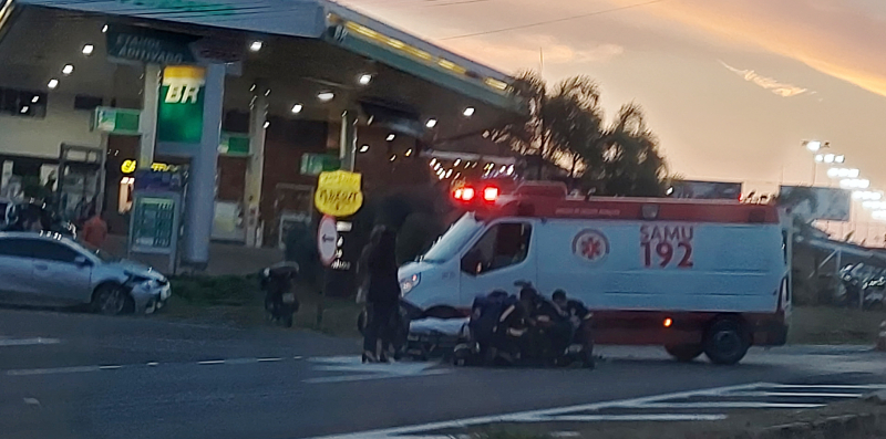Acidente na Domingos Sartori resulta em vítima resgatada pelo SAMU