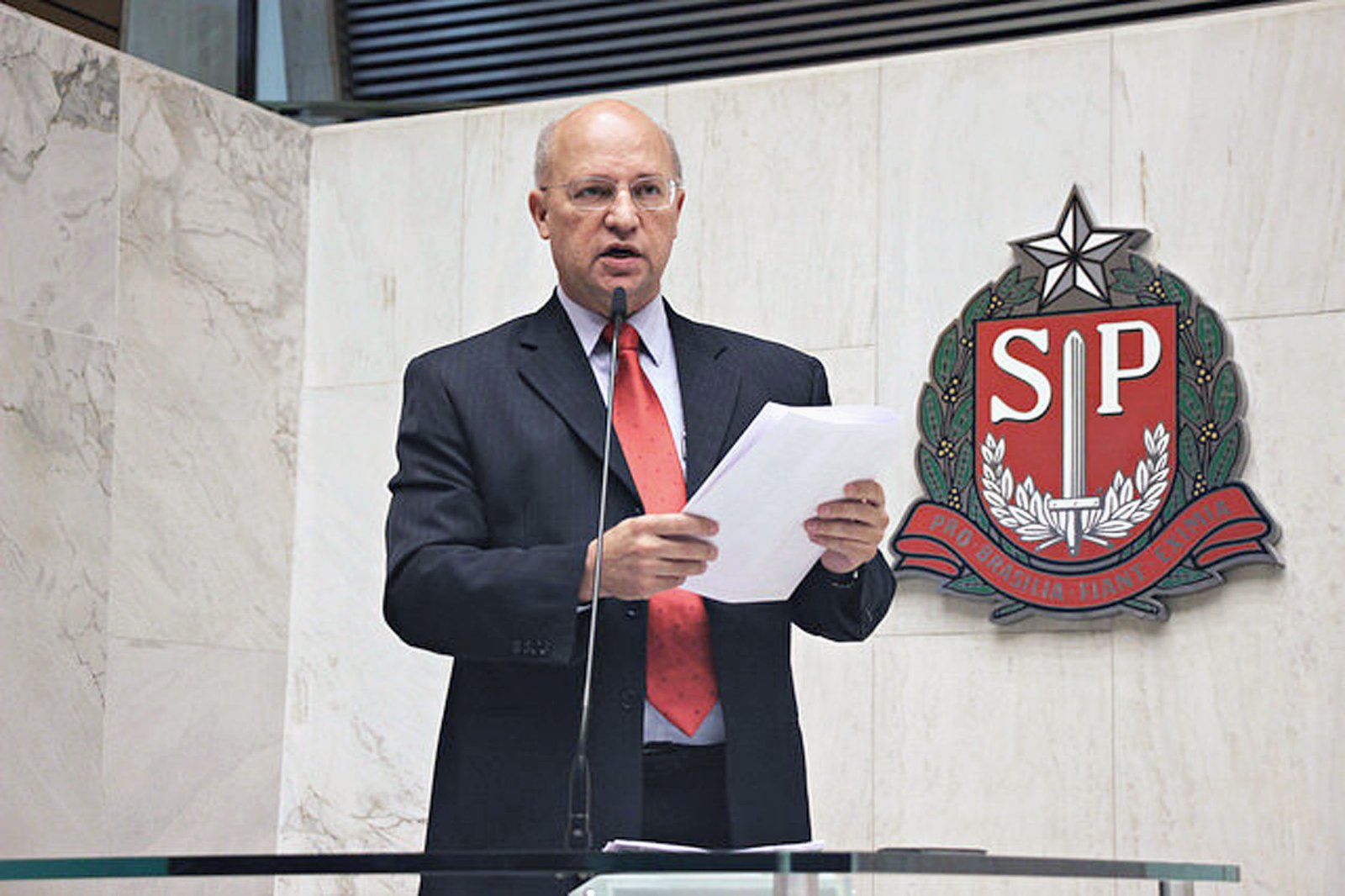 Morre o ex-deputado Carlos Neder, vítima da Covid-19