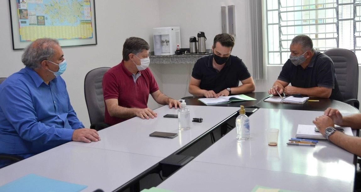 Comissão da Câmara de Botucatu aprova projetos sobre Casa da Juventude e mudanças no cargo de Procurador do Município